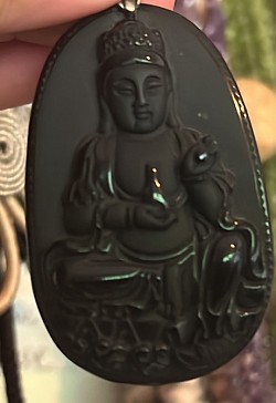 QUAN YIN EN ONIX NOIR BIJOU CHAMAIQUE DE HAUTE PROTECTION. 95000 CFA, 150 EUROS