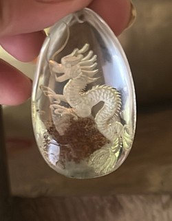 CRISTAL INCRUSTE ET CHAMANIQUE SCULPTE DRAGON, 95000, 150 euros