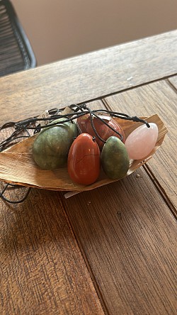 Les YONIS pour le féminin sacré et la rééducation du périnée